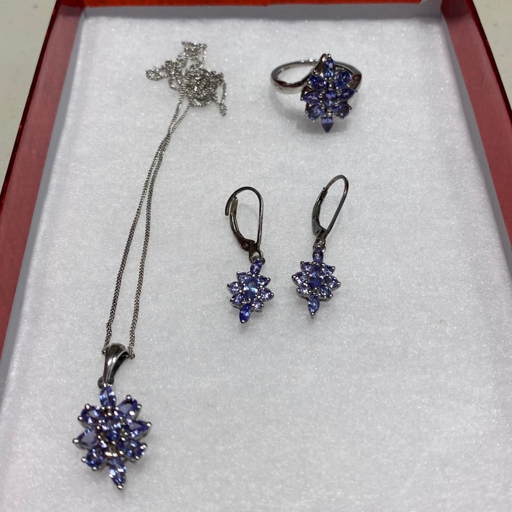 Brand New-Tanzanite Pendant Set